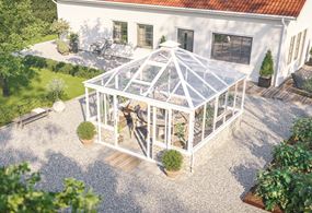 Luksuriøs pavillion i en frodig have