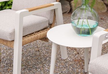 Miljøbillede af Yarrow sidebord i farven Offwhite
