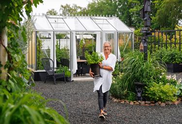 Lindah går foran sin Mur Maxi 4