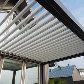 Moderne og praktisk Pergola i lakeret aluminium.