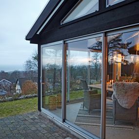 Udestue vindue i glas med ventilationsparti WG 80
